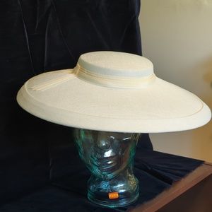 Vintage white hat